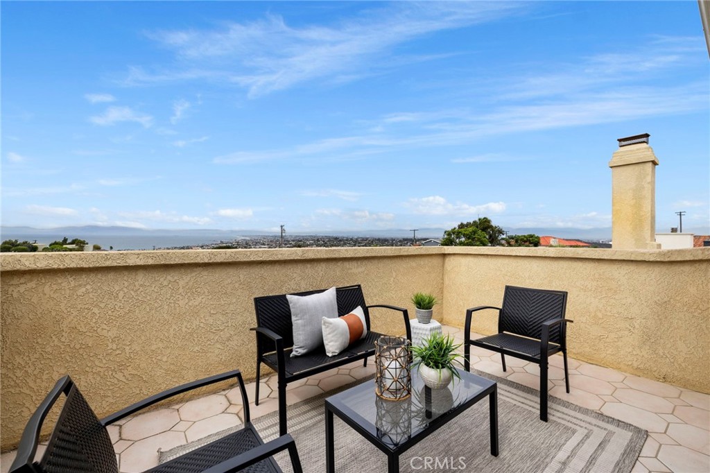 438 Calle De Aragon