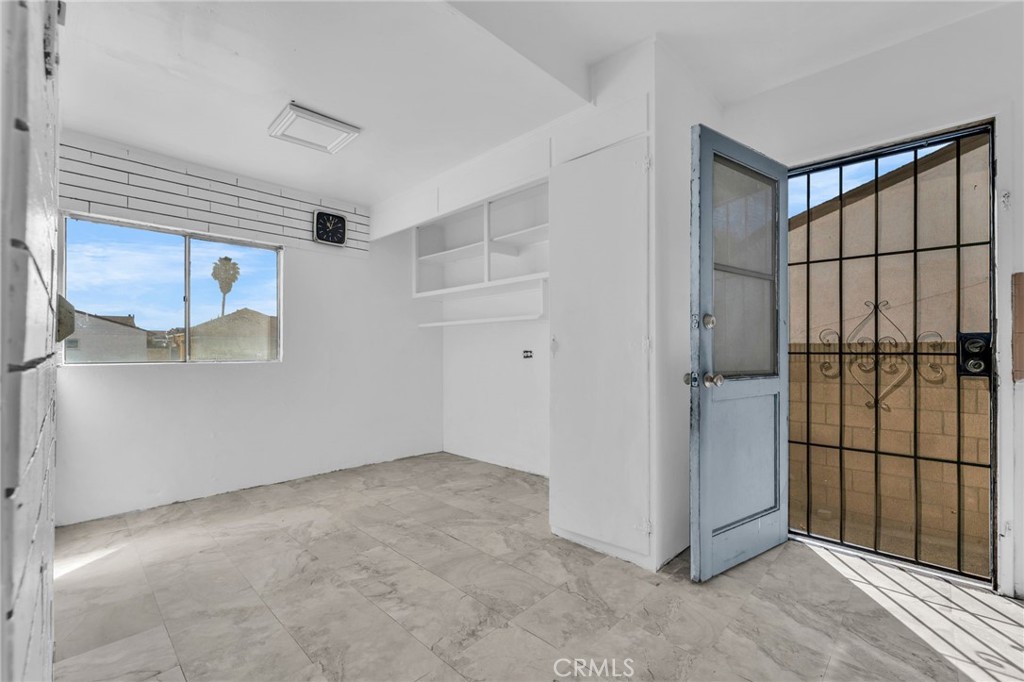 18901 18901 Haas Avenue
