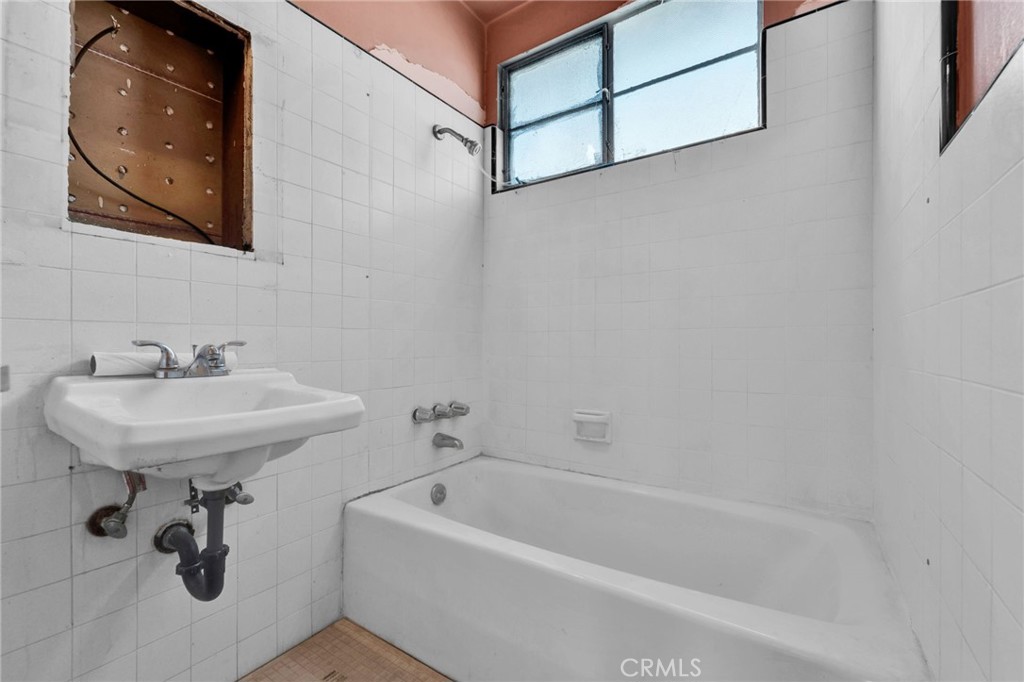18901 18901 Haas Avenue