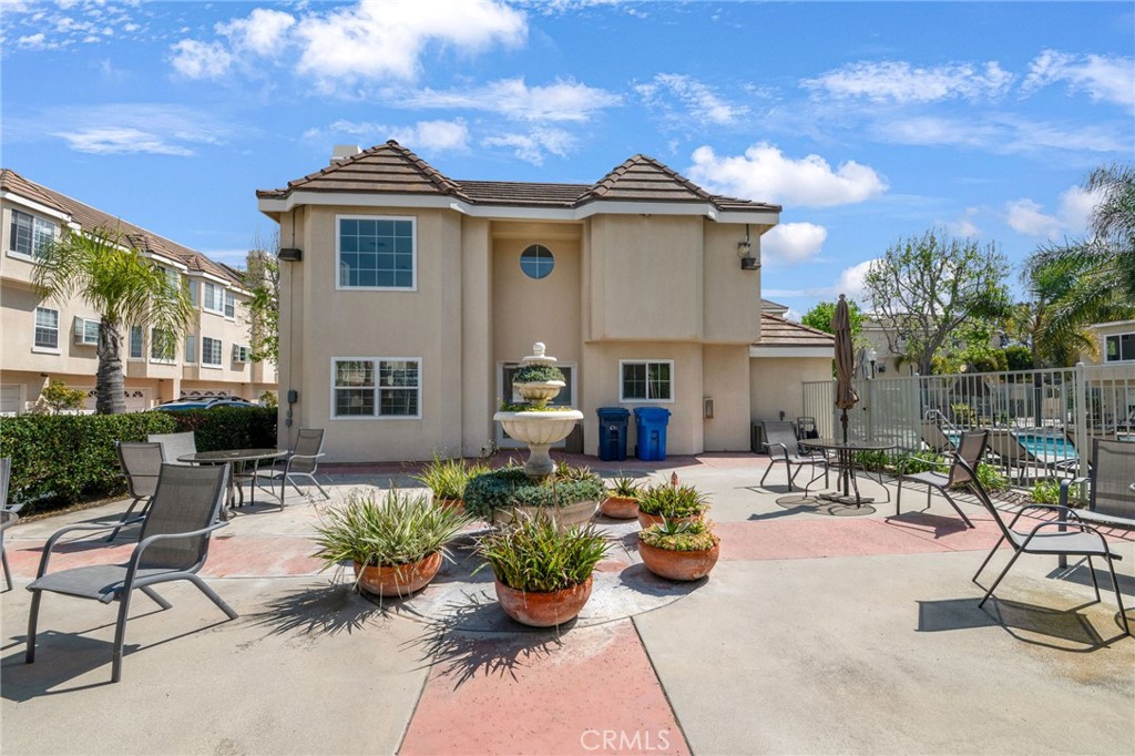 2825 Plaza Del Amo 106