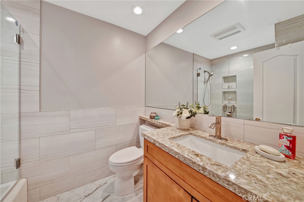 2825 Plaza Del Amo 106