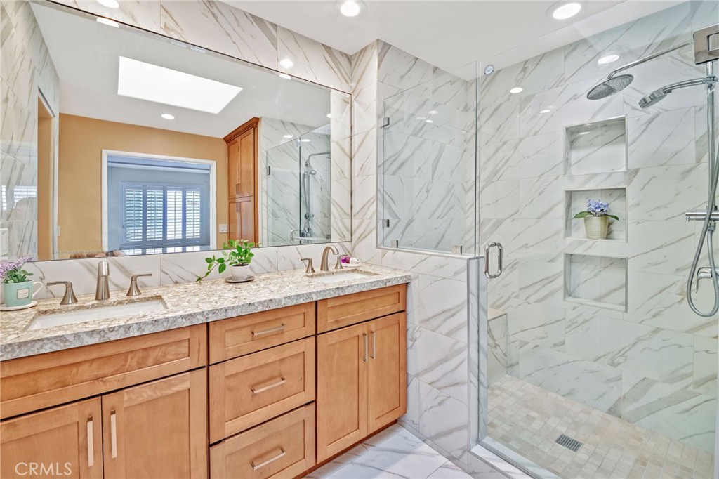 2825 Plaza Del Amo 106