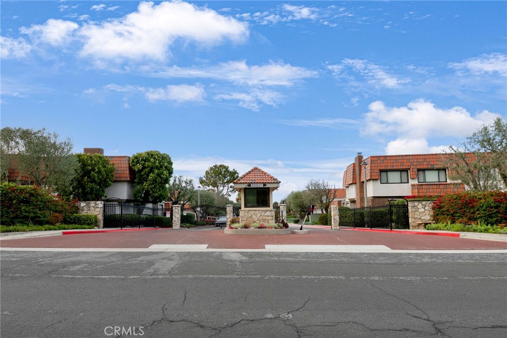 27914 Ridgebluff Court