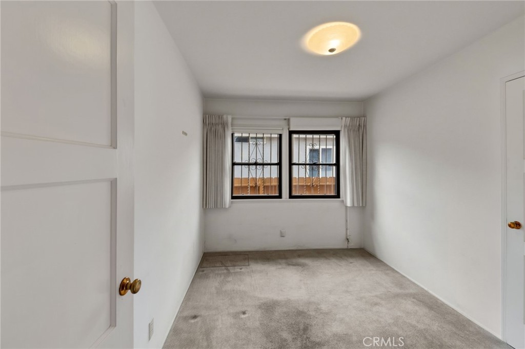 2738 Thurman