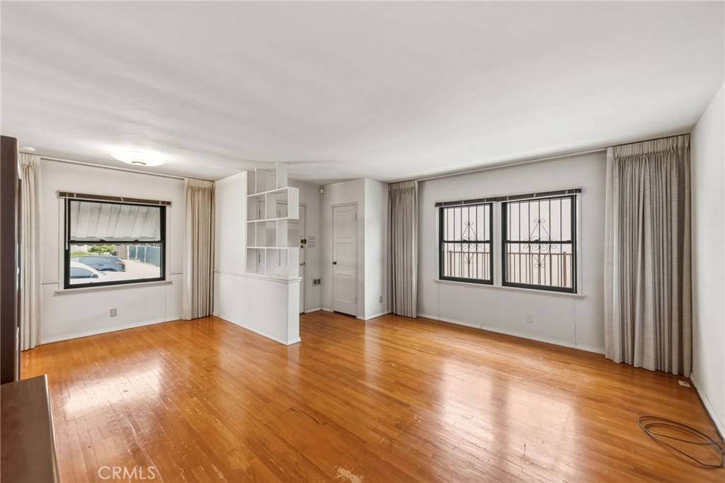 2738 Thurman