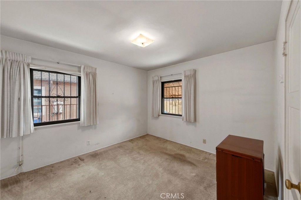 2738 Thurman