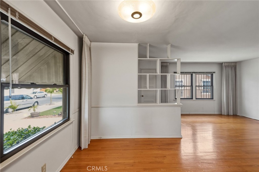 2738 Thurman