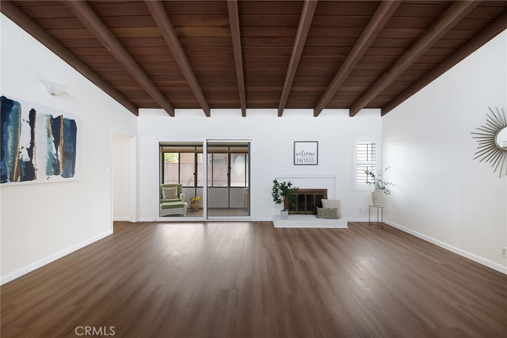 2302 W 177th