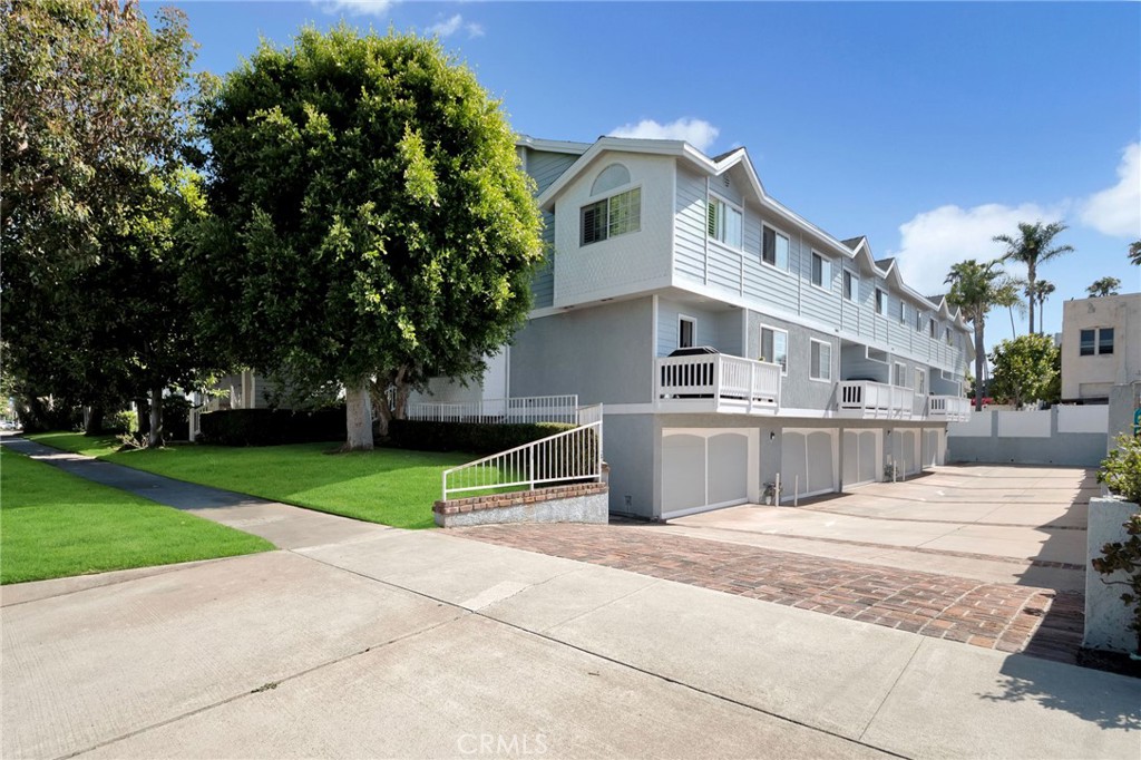 105 N Broadway E