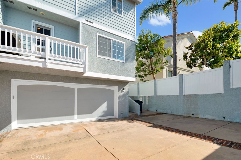 105 N Broadway E