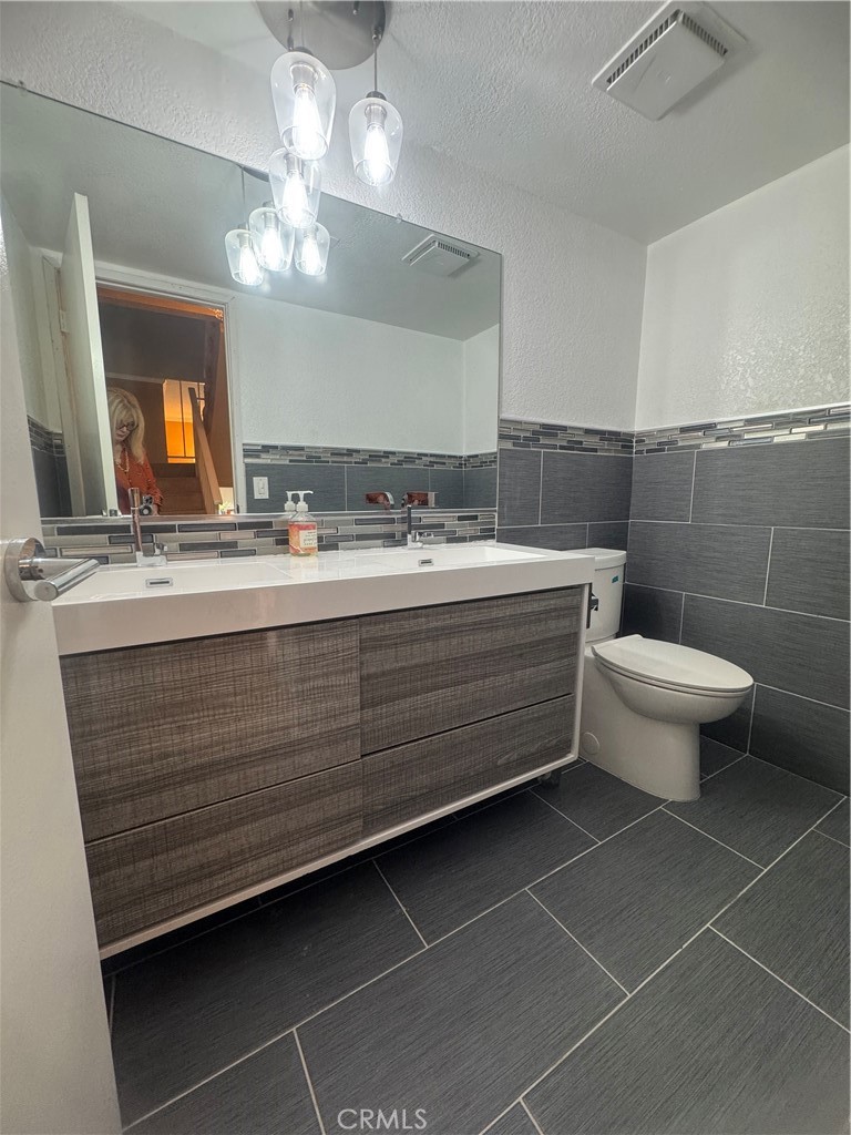 10201 Mason Avenue 113