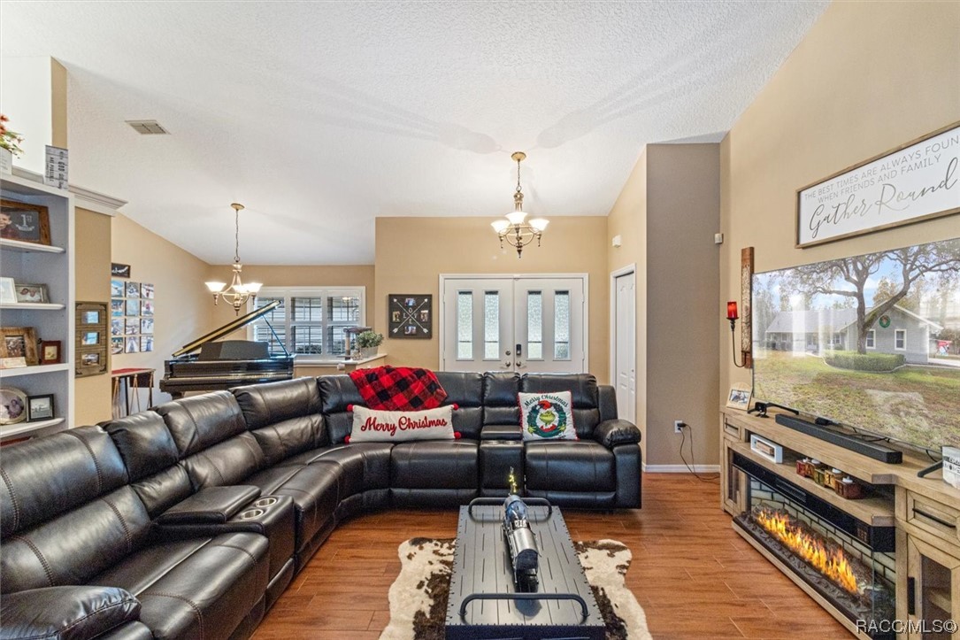 4300 W horseshoe Drive