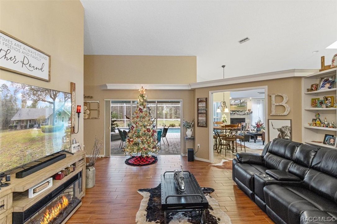 4300 W horseshoe Drive