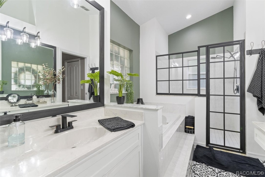 4300 W horseshoe Drive