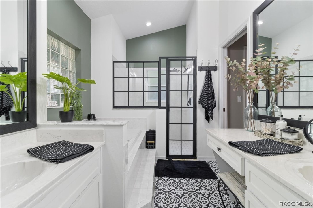 4300 W horseshoe Drive