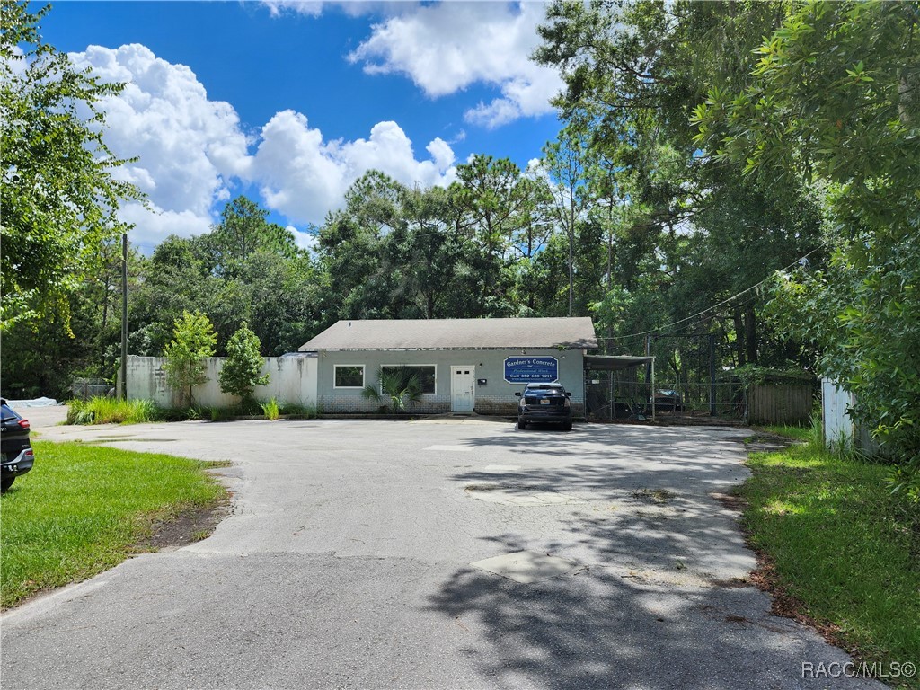 8024 W Trail