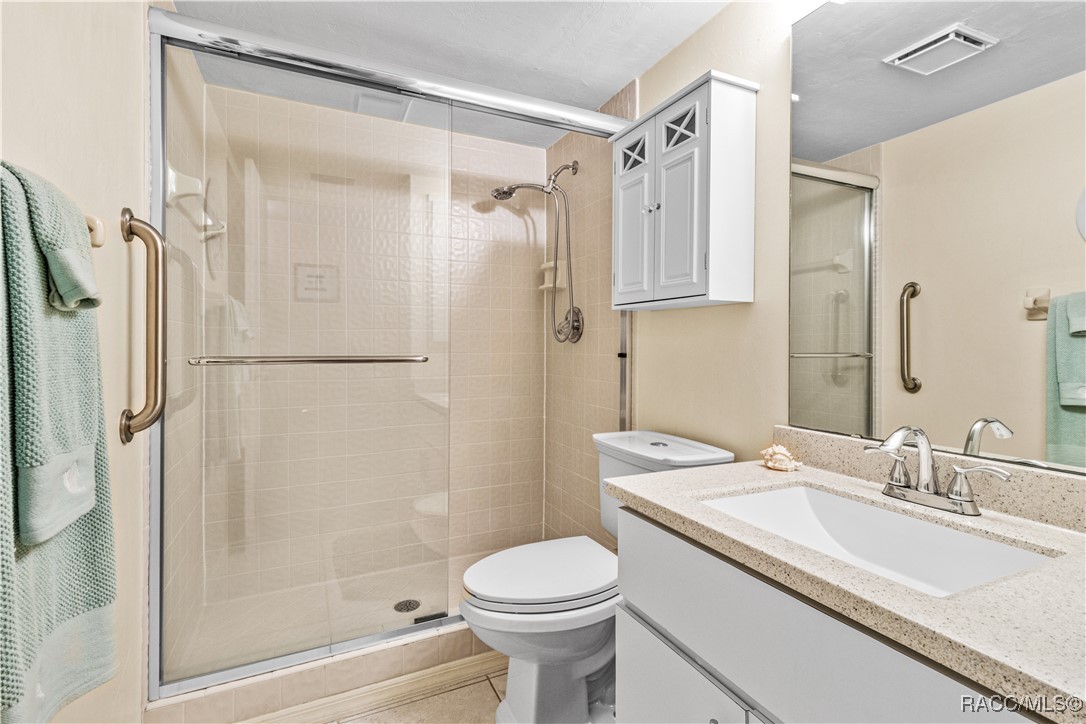 600 E Gilchrist Court 2a