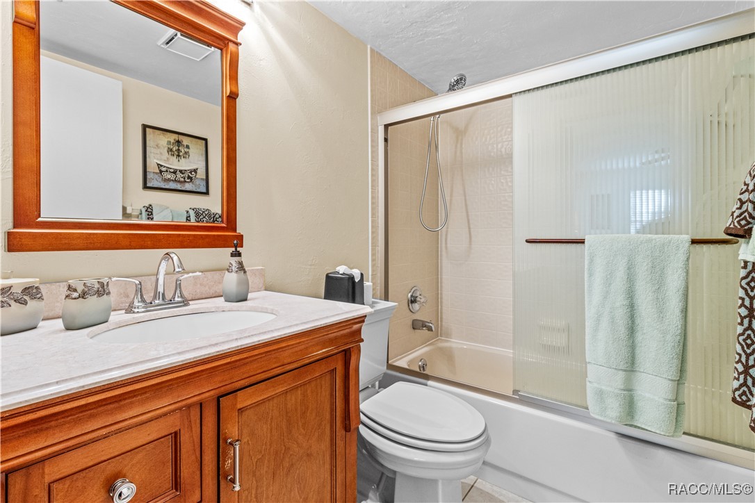 600 E Gilchrist Court 2a