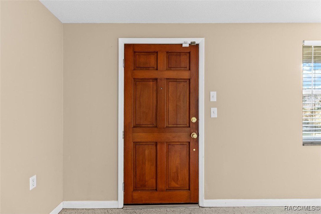 9181 S Mountain Lake Avenue