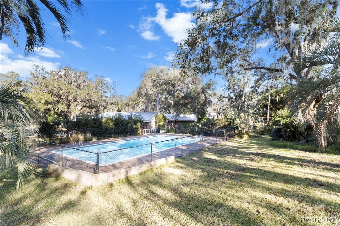 9181 S Mountain Lake Avenue