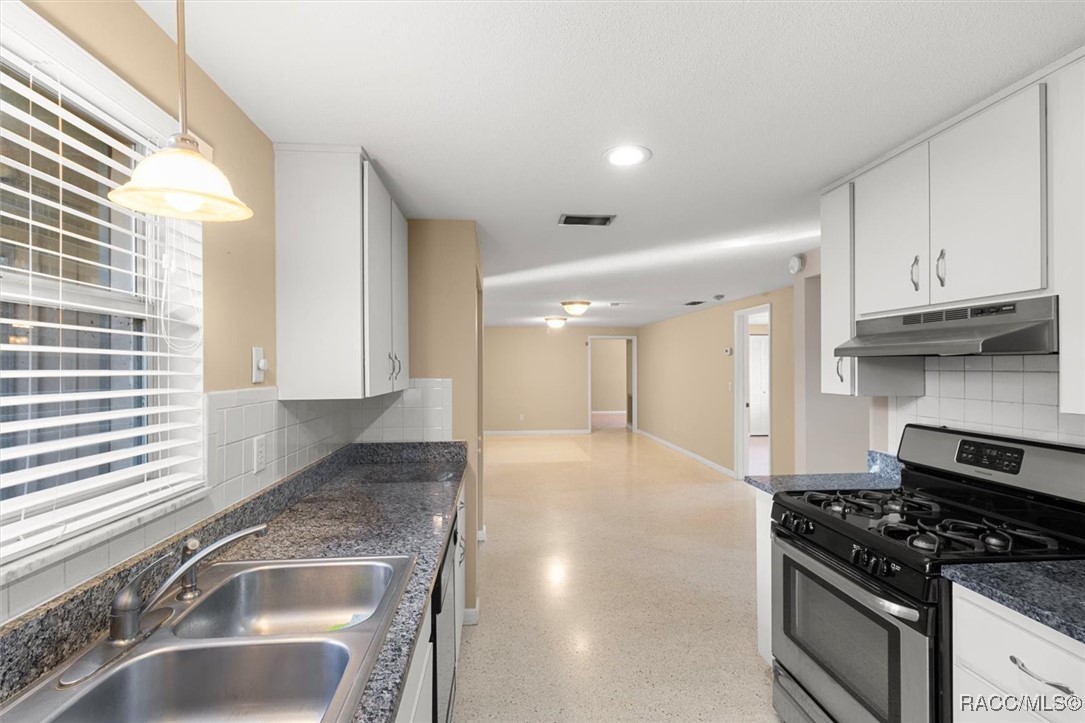 9181 S Mountain Lake Avenue