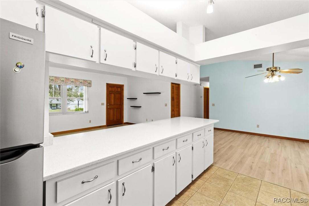 1446 E Saint James Loop