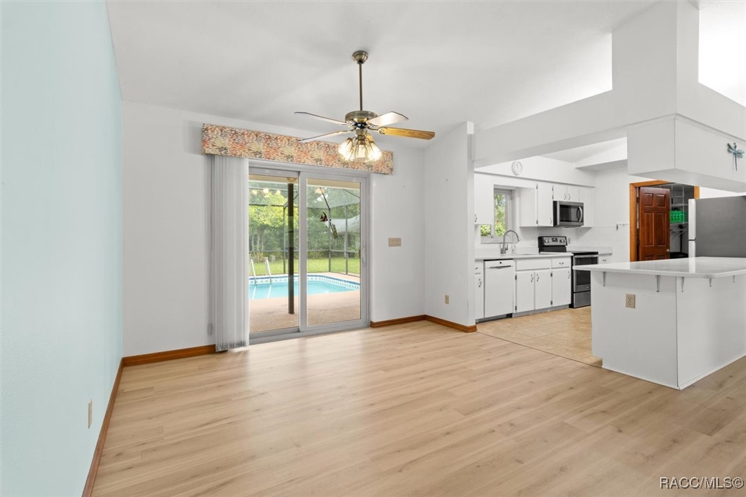1446 E Saint James Loop