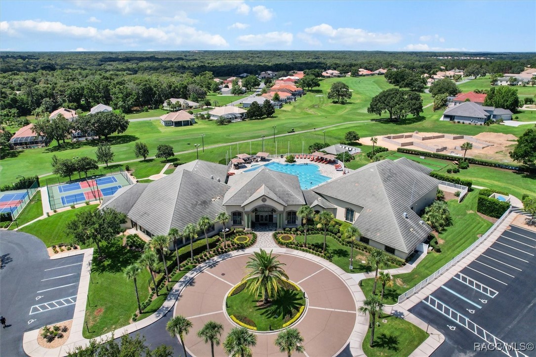 1446 E Saint James Loop
