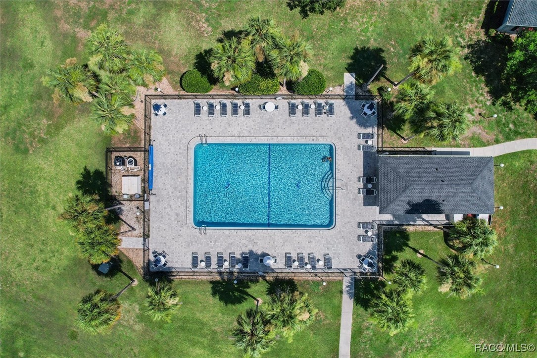 1446 E Saint James Loop