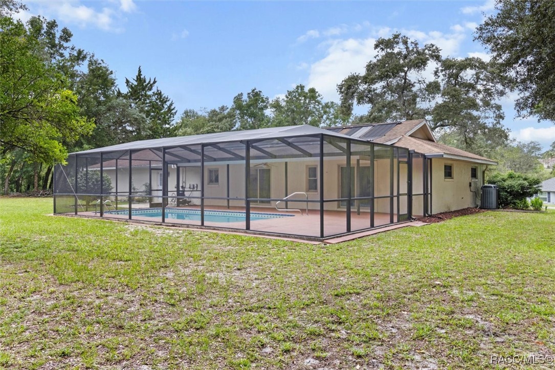 1446 E Saint James Loop