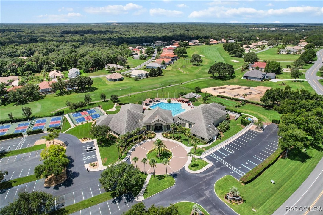 1446 E Saint James Loop