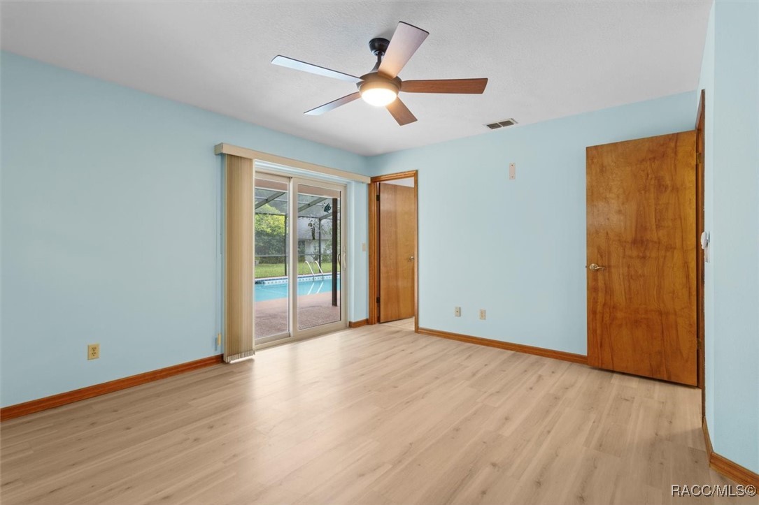 1446 E Saint James Loop