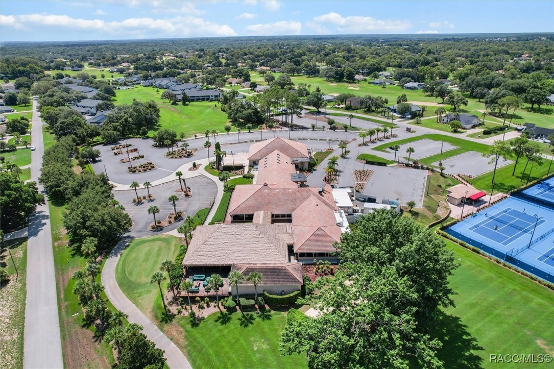 1446 E Saint James Loop