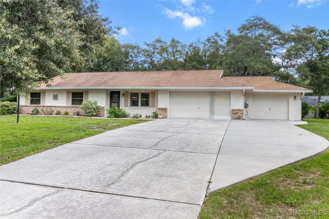 1446 E Saint James Loop