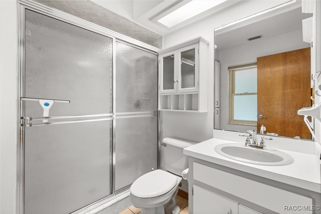 1446 E Saint James Loop