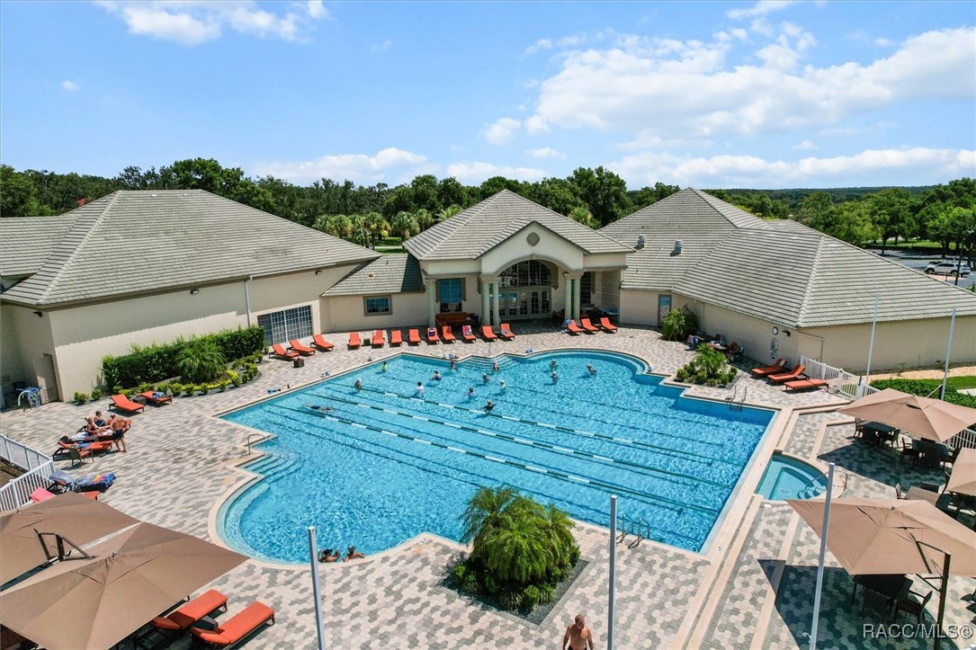 1446 E Saint James Loop