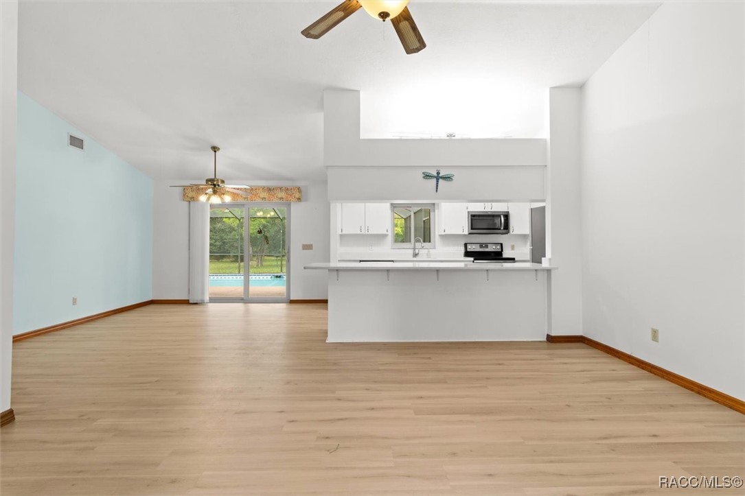 1446 E Saint James Loop