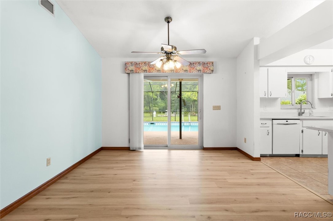 1446 E Saint James Loop