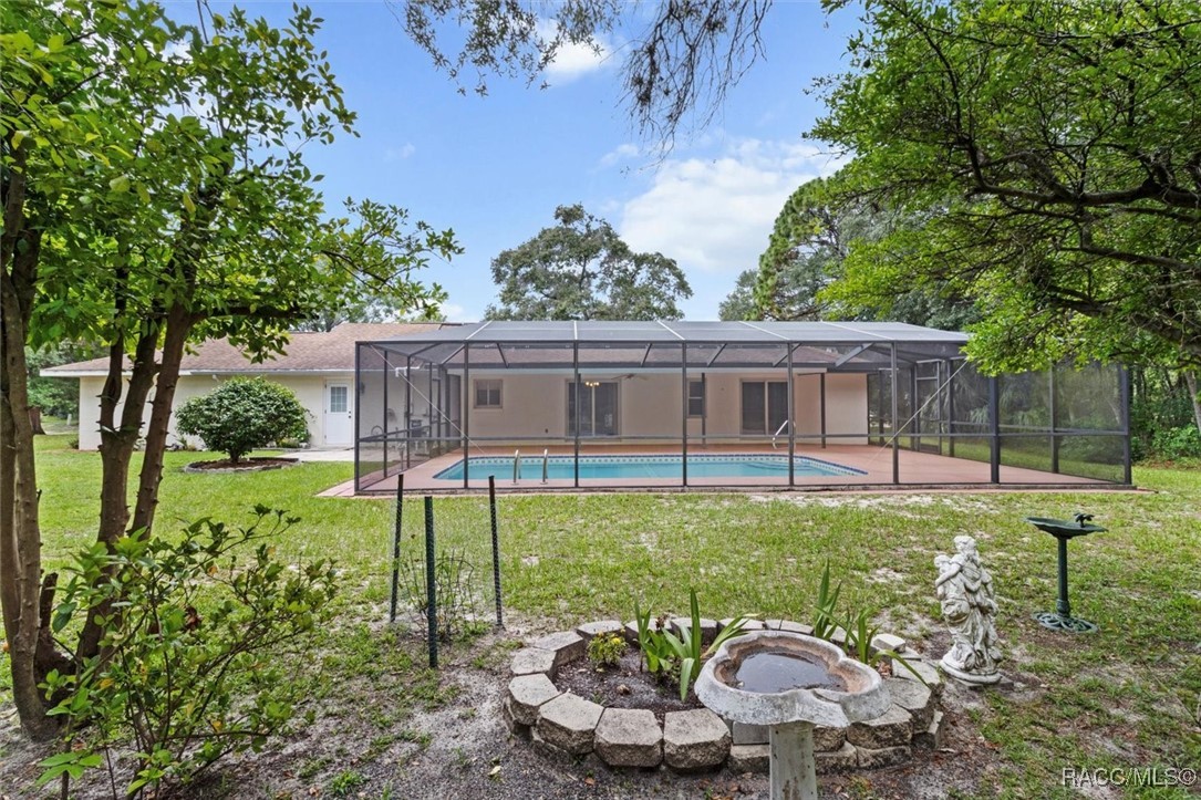 1446 E Saint James Loop
