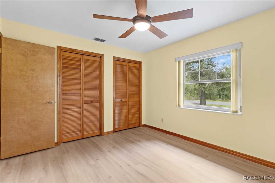 1446 E Saint James Loop