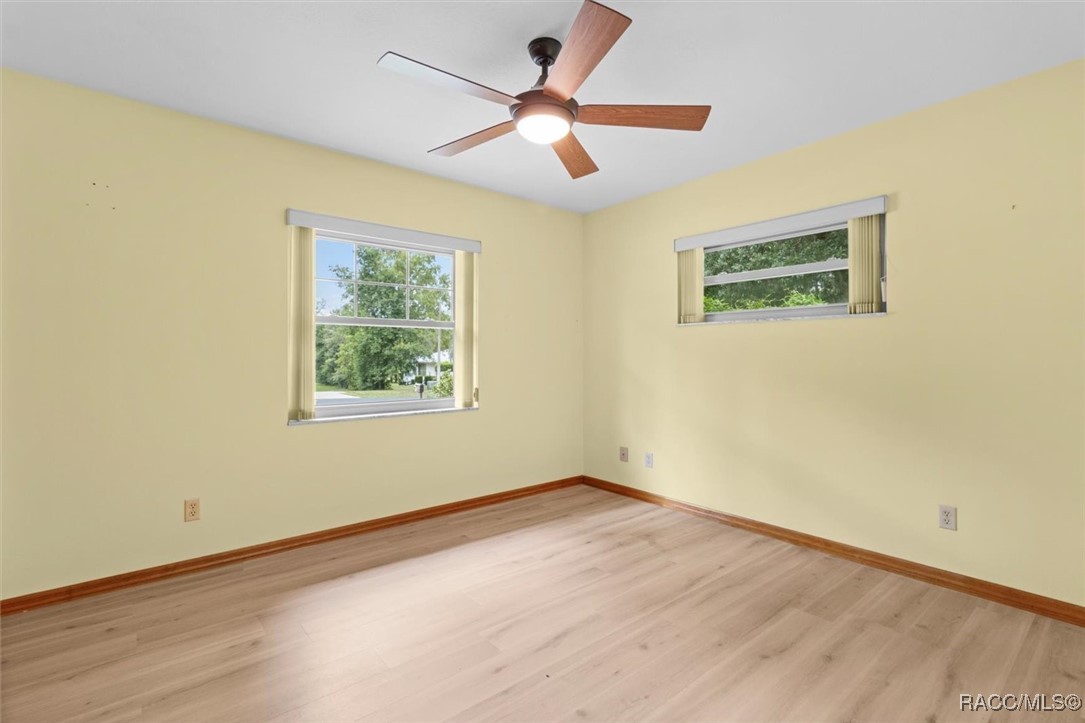 1446 E Saint James Loop