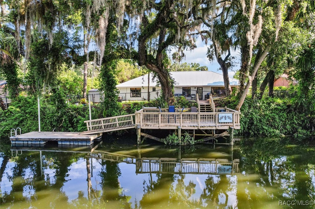 18 Palm Circle Drive