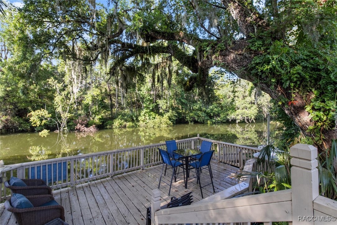 18 Palm Circle Drive