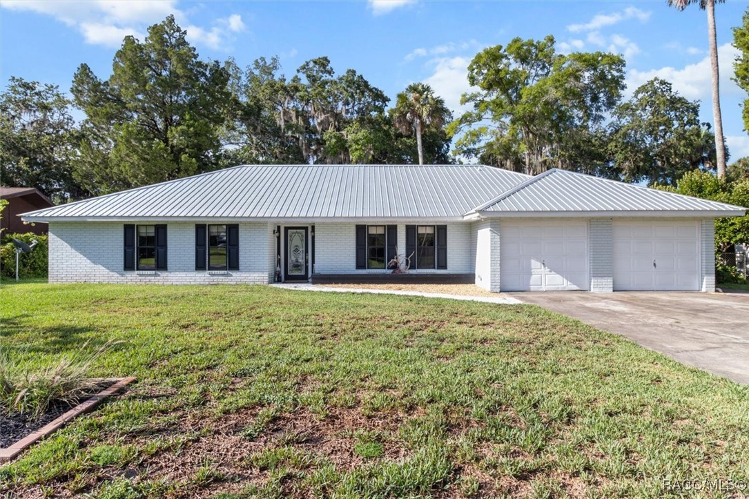 18 Palm Circle Drive