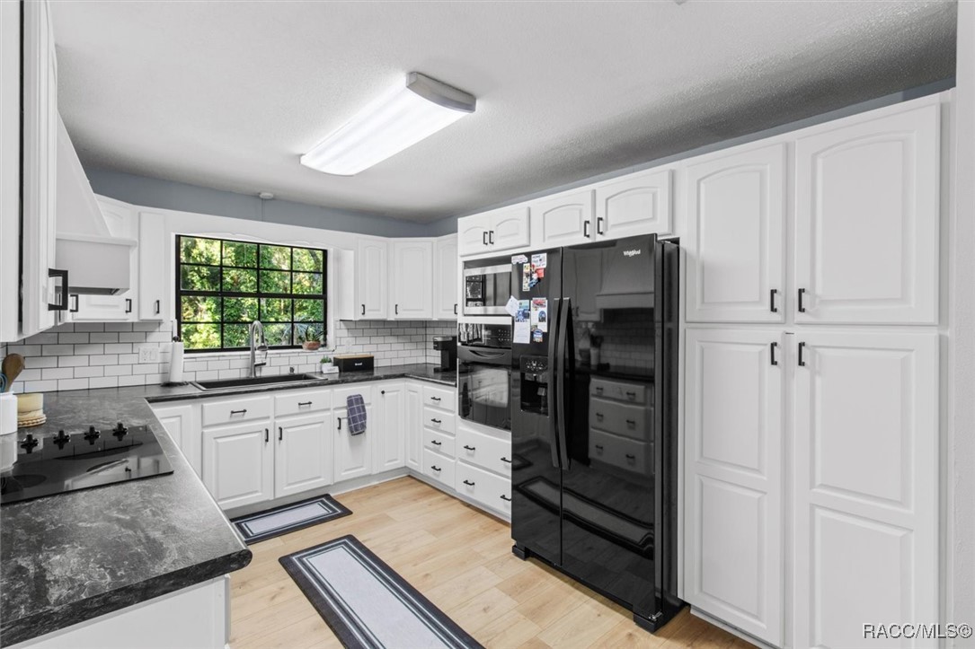 18 Palm Circle Drive