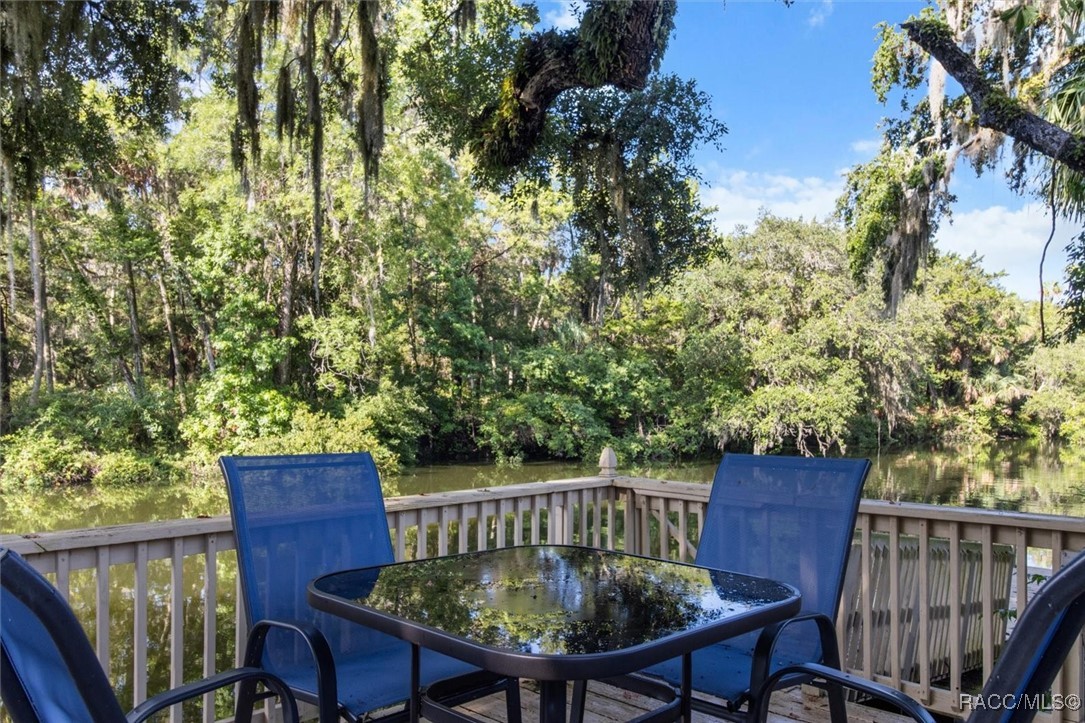 18 Palm Circle Drive