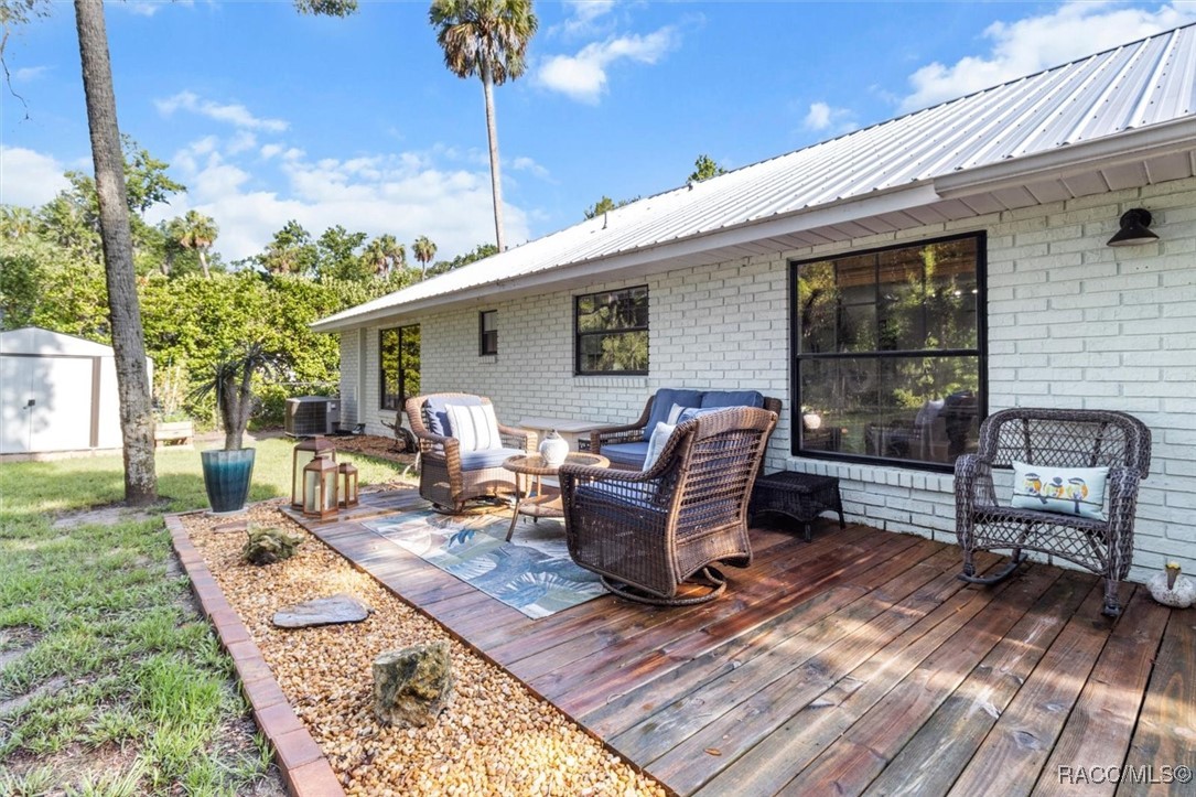 18 Palm Circle Drive