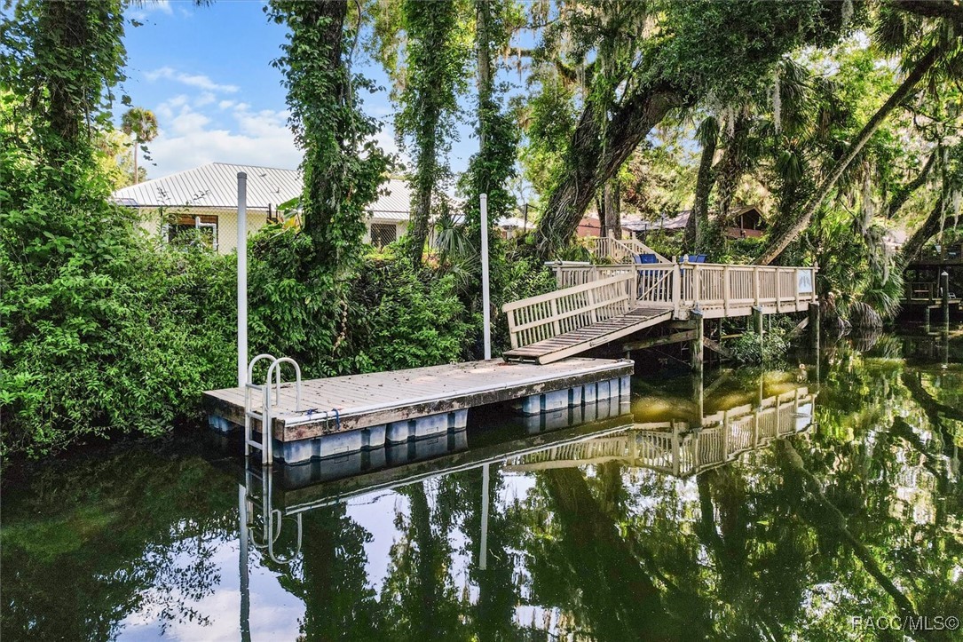 18 Palm Circle Drive