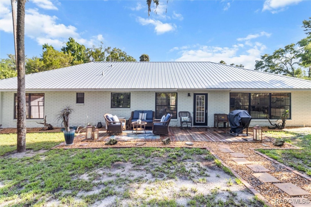 18 Palm Circle Drive