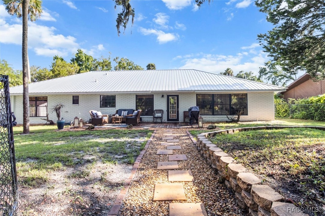 18 Palm Circle Drive